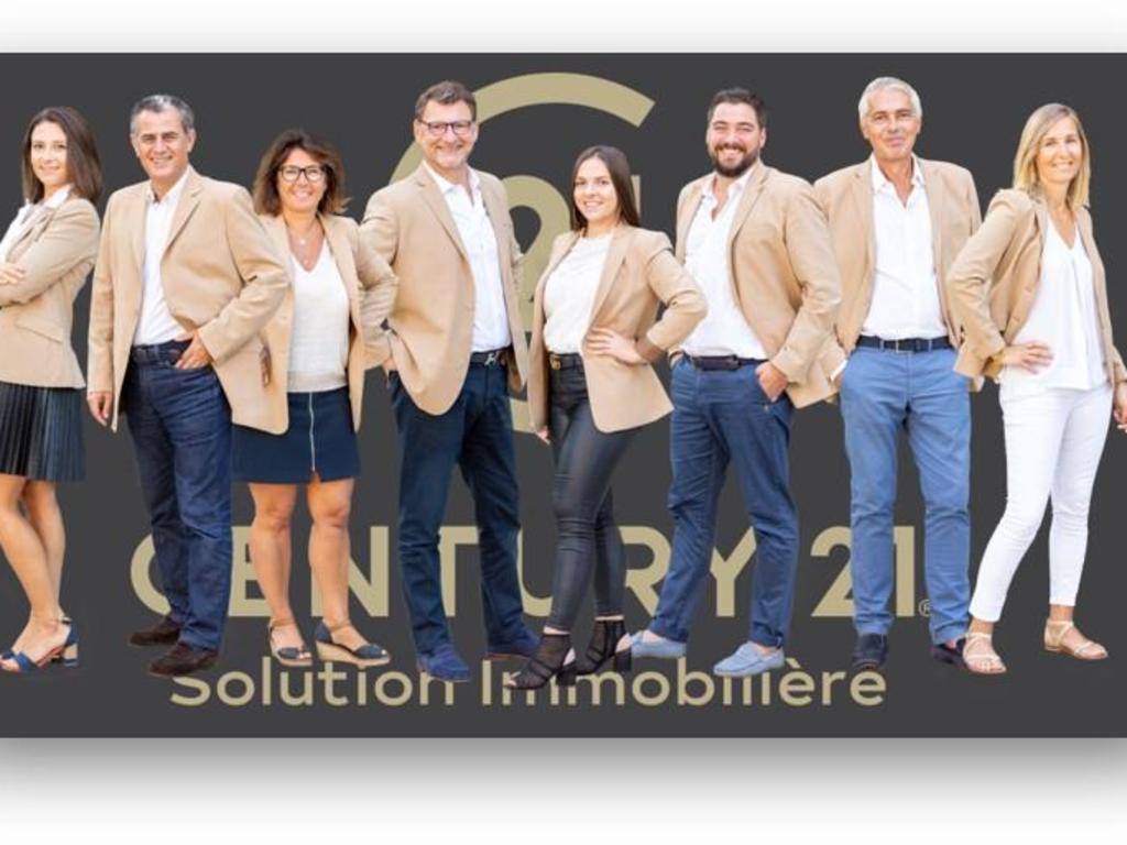 l'équipe de l'agence Solution Immobilière