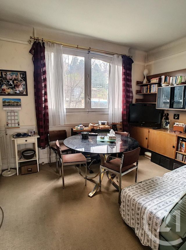 Afficher la photo en grand Appartement F3 à vendre - 3 pièces - 96.17 m2 - ST CLOUD - 92 - ILE-DE-FRANCE - Century 21 Solution Immobilière