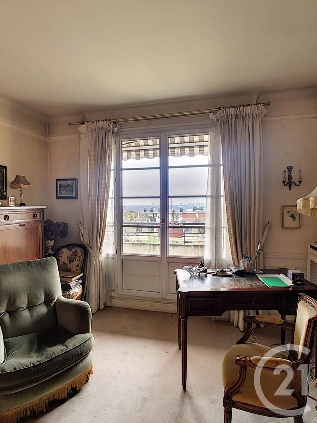 Afficher la photo en grand Appartement F3 à vendre - 3 pièces - 96.17 m2 - ST CLOUD - 92 - ILE-DE-FRANCE - Century 21 Solution Immobilière
