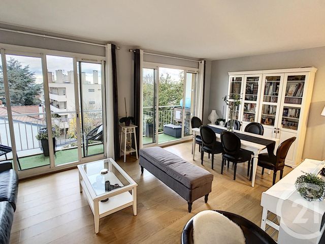 Afficher la photo en grand Appartement F4 à vendre - 4 pièces - 81.0 m2 - ST CLOUD - 92 - ILE-DE-FRANCE - Century 21 Solution Immobilière