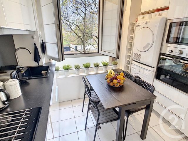 Afficher la photo en grand Appartement F4 à vendre - 4 pièces - 81.0 m2 - ST CLOUD - 92 - ILE-DE-FRANCE - Century 21 Solution Immobilière