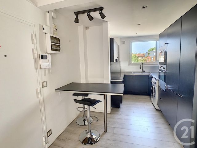 Afficher la photo en grand Appartement F3 à louer - 3 pièces - 60.87 m2 - ST CLOUD - 92 - ILE-DE-FRANCE - Century 21 Solution Immobilière