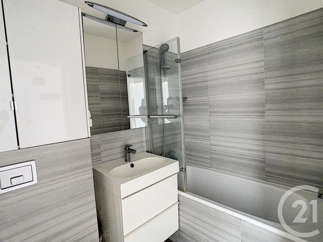 Afficher la photo en grand Appartement F3 à louer - 3 pièces - 60.87 m2 - ST CLOUD - 92 - ILE-DE-FRANCE - Century 21 Solution Immobilière