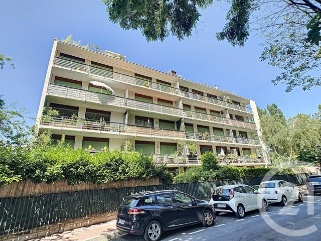 Afficher la photo en grand Appartement F3 à louer - 3 pièces - 60.87 m2 - ST CLOUD - 92 - ILE-DE-FRANCE - Century 21 Solution Immobilière