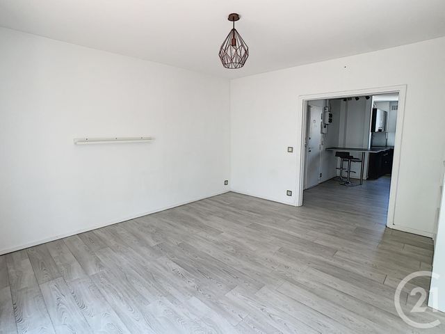 Afficher la photo en grand Appartement F3 à louer - 3 pièces - 60.87 m2 - ST CLOUD - 92 - ILE-DE-FRANCE - Century 21 Solution Immobilière