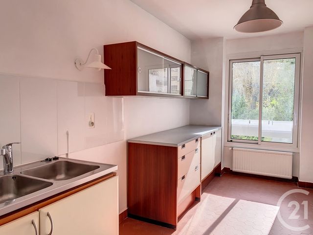 Appartement F4 à louer - 4 pièces - 97.0 m2 - ST CLOUD - 92 - ILE-DE-FRANCE - Century 21 Solution Immobilière