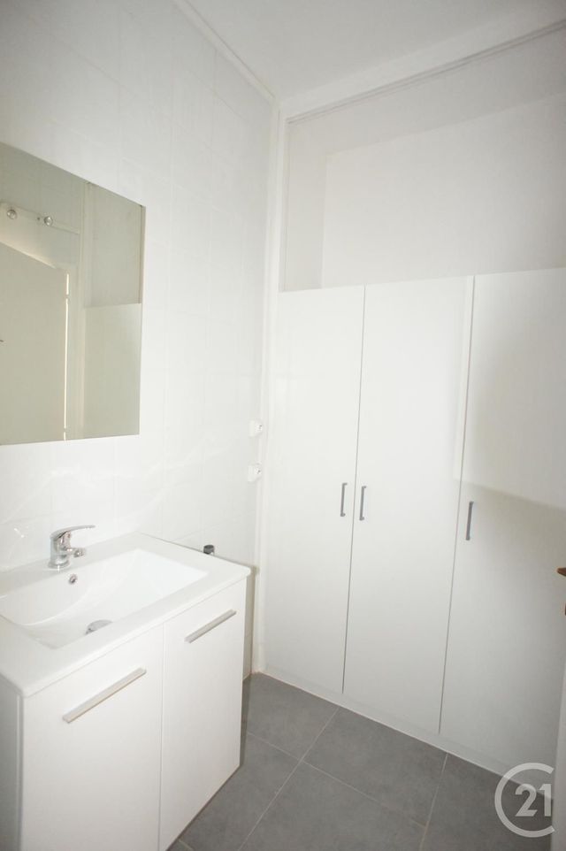 Appartement F1 à louer - 1 pièce - 16.51 m2 - VILLE D AVRAY - 92 - ILE-DE-FRANCE - Century 21 Solution Immobilière