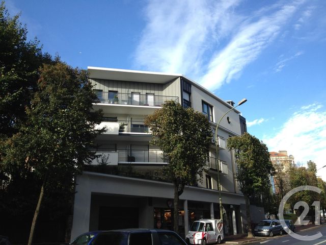 Appartement F1 à louer - 1 pièce - 30.0 m2 - ST CLOUD - 92 - ILE-DE-FRANCE - Century 21 Solution Immobilière