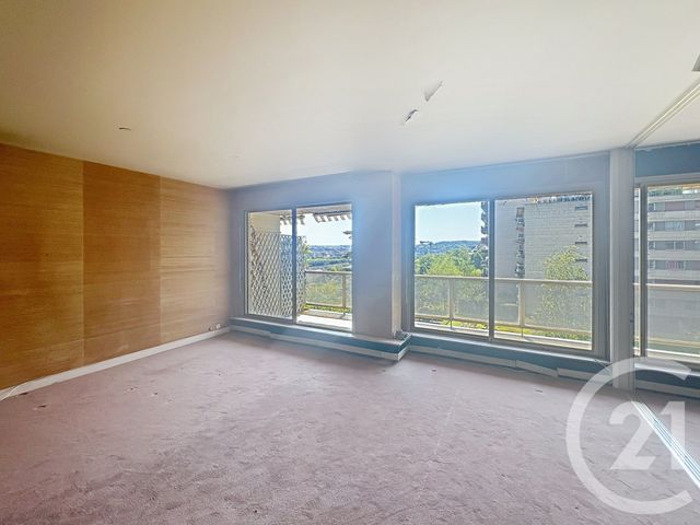 Afficher la photo en grand Appartement F4 à vendre - 4 pièces - 114.22 m2 - ST CLOUD - 92 - ILE-DE-FRANCE - Century 21 Solution Immobilière