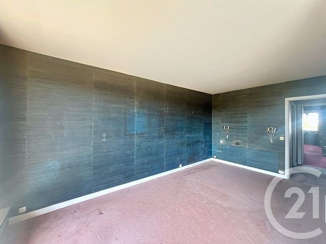 Afficher la photo en grand Appartement F4 à vendre - 4 pièces - 114.22 m2 - ST CLOUD - 92 - ILE-DE-FRANCE - Century 21 Solution Immobilière