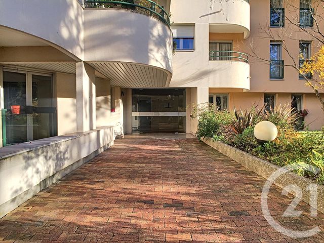 Appartement F2 à louer - 2 pièces - 55.04 m2 - ST CLOUD - 92 - ILE-DE-FRANCE - Century 21 Solution Immobilière