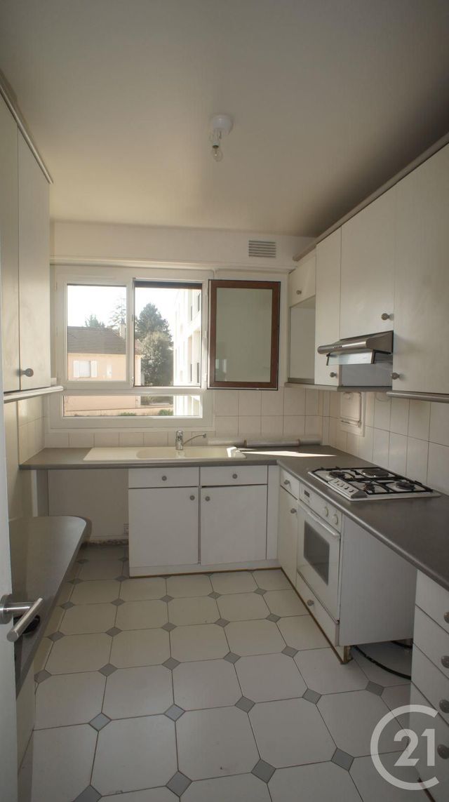 Afficher la photo en grand Appartement F5 à vendre - 5 pièces - 102.74 m2 - ST CLOUD - 92 - ILE-DE-FRANCE - Century 21 Solution Immobilière