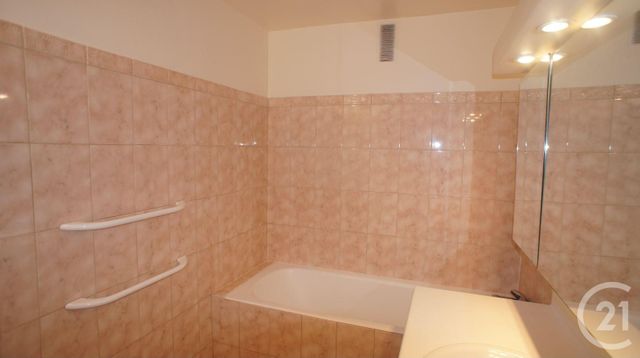 Afficher la photo en grand Appartement F5 à vendre - 5 pièces - 102.74 m2 - ST CLOUD - 92 - ILE-DE-FRANCE - Century 21 Solution Immobilière