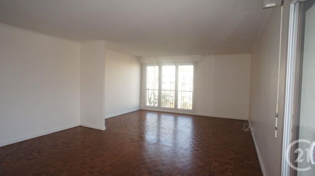 Afficher la photo en grand Appartement F5 à vendre - 5 pièces - 102.74 m2 - ST CLOUD - 92 - ILE-DE-FRANCE - Century 21 Solution Immobilière