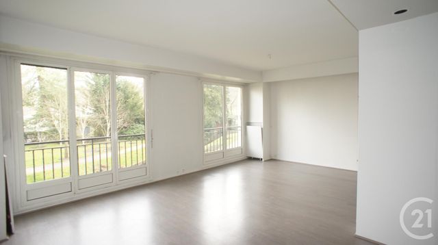 Appartement à louer - 5 pièces - 102.16 m2 - VILLE D AVRAY - 92 - ILE-DE-FRANCE - Century 21 Solution Immobilière