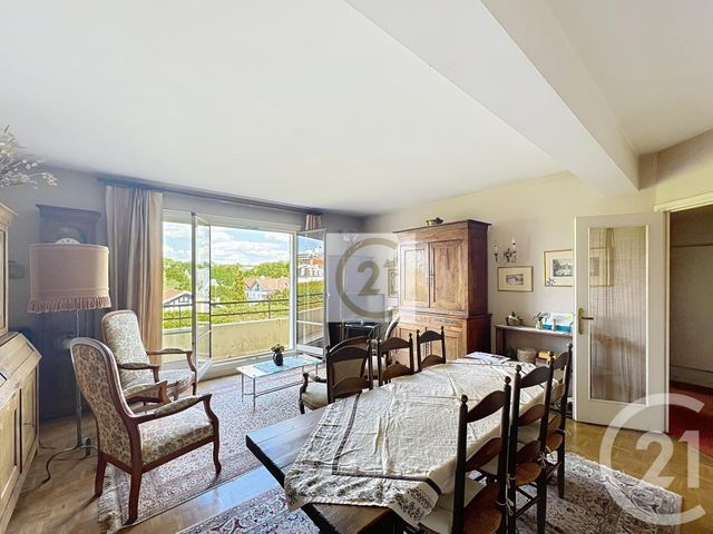 Appartement à vendre - 6 pièces - 166.77 m2 - ST CLOUD - 92 - ILE-DE-FRANCE - Century 21 Solution Immobilière