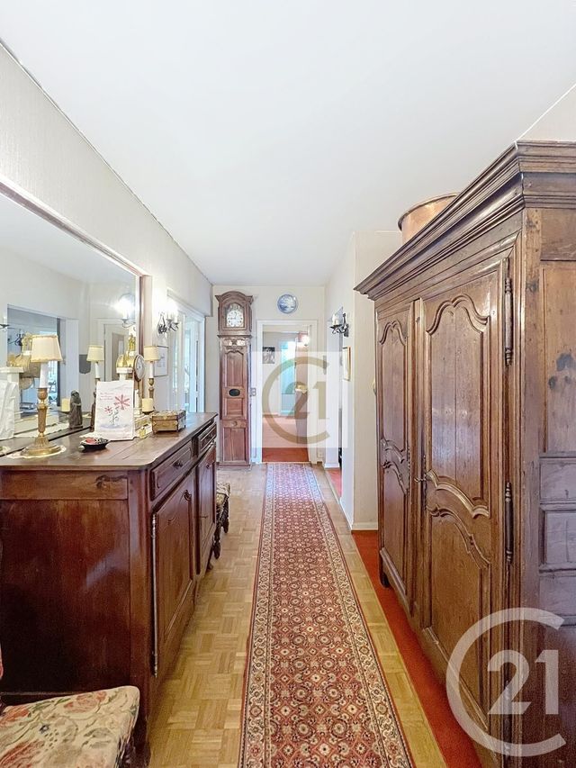 Appartement à vendre - 6 pièces - 166.77 m2 - ST CLOUD - 92 - ILE-DE-FRANCE - Century 21 Solution Immobilière