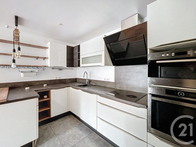 Afficher la photo en grand Appartement à louer - 4 pièces - 85.03 m2 - ST CLOUD - 92 - ILE-DE-FRANCE - Century 21 Solution Immobilière