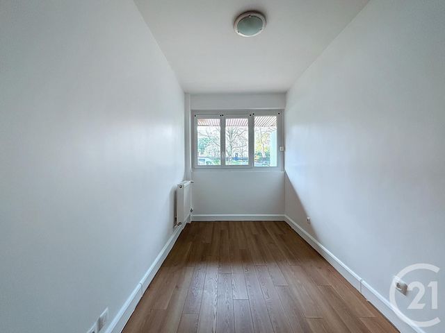 Afficher la photo en grand Appartement à louer - 4 pièces - 85.03 m2 - ST CLOUD - 92 - ILE-DE-FRANCE - Century 21 Solution Immobilière