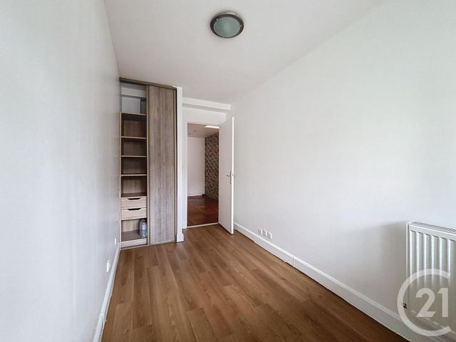 Afficher la photo en grand Appartement à louer - 4 pièces - 85.03 m2 - ST CLOUD - 92 - ILE-DE-FRANCE - Century 21 Solution Immobilière