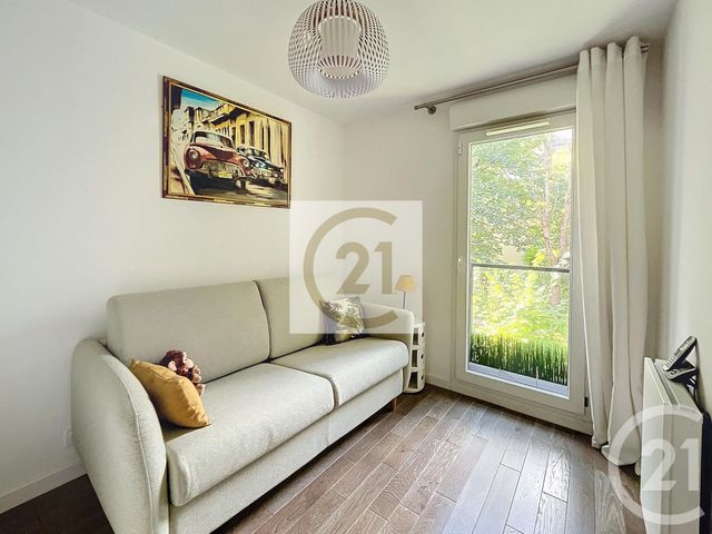 Afficher la photo en grand Appartement F3 à louer - 3 pièces - 68.08 m2 - ST CLOUD - 92 - ILE-DE-FRANCE - Century 21 Solution Immobilière