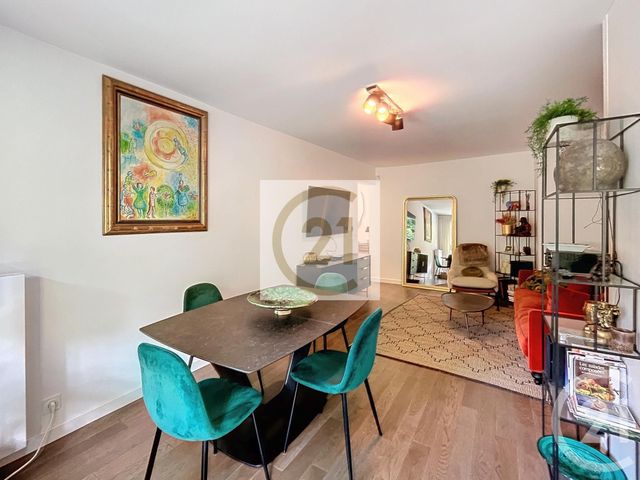 Afficher la photo en grand Appartement F3 à louer - 3 pièces - 68.08 m2 - ST CLOUD - 92 - ILE-DE-FRANCE - Century 21 Solution Immobilière