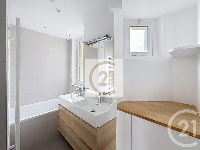 Appartement F5 à louer - 5 pièces - 103.0 m2 - ST CLOUD - 92 - ILE-DE-FRANCE - Century 21 Solution Immobilière