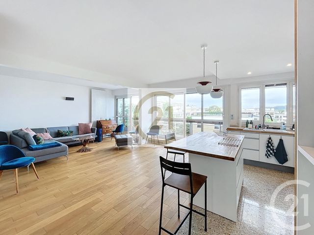 Afficher la photo en grand Appartement F2 à louer - 2 pièces - 59.53 m2 - ST CLOUD - 92 - ILE-DE-FRANCE - Century 21 Solution Immobilière