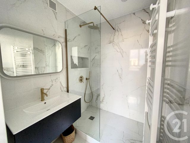 Appartement F2 à louer - 2 pièces - 51.38 m2 - ST CLOUD - 92 - ILE-DE-FRANCE - Century 21 Solution Immobilière