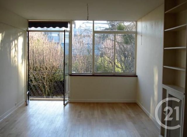 Appartement F2 à louer - 2 pièces - 50.05 m2 - ST CLOUD - 92 - ILE-DE-FRANCE - Century 21 Solution Immobilière