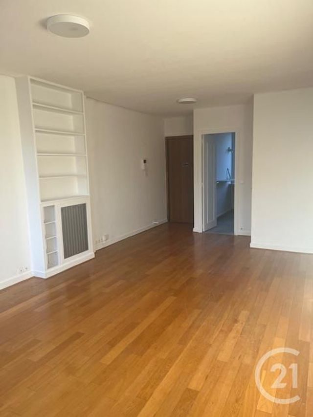 Appartement F2 à louer - 2 pièces - 50.05 m2 - ST CLOUD - 92 - ILE-DE-FRANCE - Century 21 Solution Immobilière