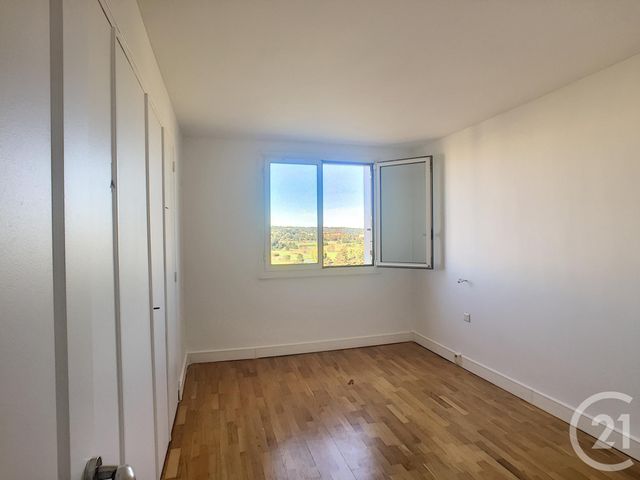 Appartement F3 à louer - 3 pièces - 68.83 m2 - ST CLOUD - 92 - ILE-DE-FRANCE - Century 21 Solution Immobilière