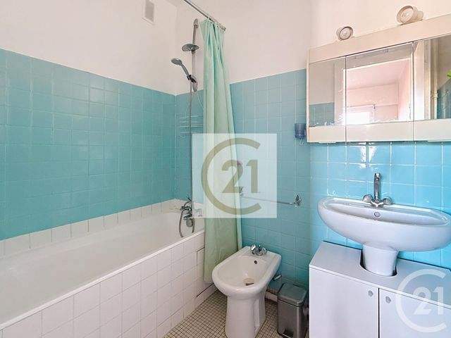 Appartement F1 à louer - 1 pièce - 33.0 m2 - ST CLOUD - 92 - ILE-DE-FRANCE - Century 21 Solution Immobilière