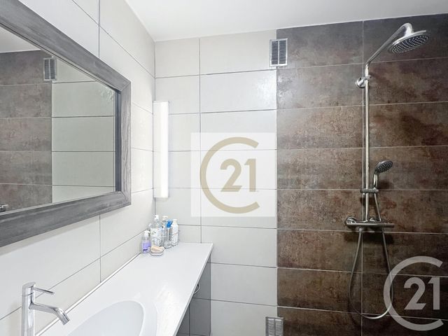 Appartement F2 à vendre - 2 pièces - 42.63 m2 - ST CLOUD - 92 - ILE-DE-FRANCE - Century 21 Solution Immobilière