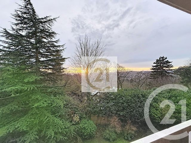 Appartement F3 à louer LA CELLE ST CLOUD