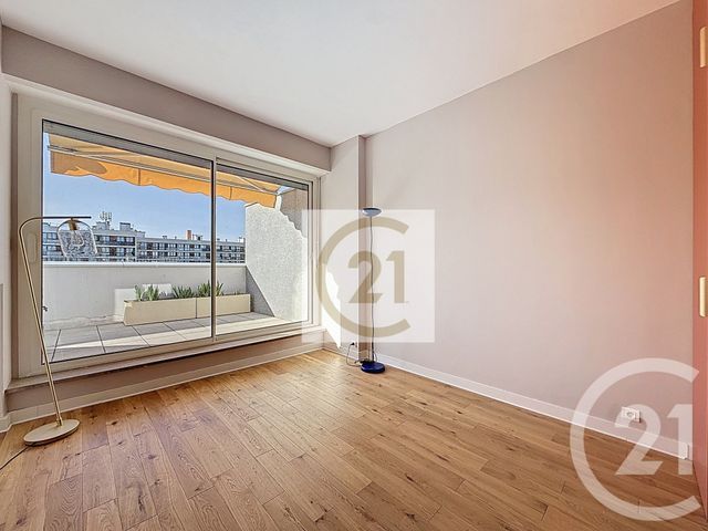 Appartement F5 à louer - 5 pièces - 130.0 m2 - ST CLOUD - 92 - ILE-DE-FRANCE - Century 21 Solution Immobilière