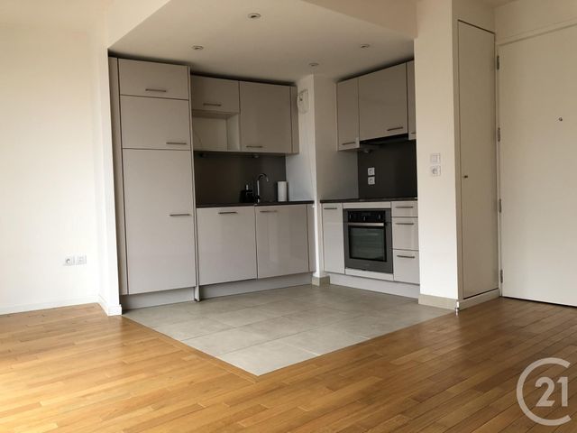 Appartement F2 à louer - 2 pièces - 42.5 m2 - ST CLOUD - 92 - ILE-DE-FRANCE - Century 21 Solution Immobilière