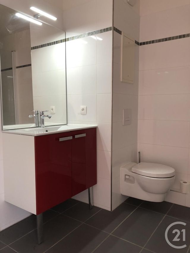 Appartement F2 à louer - 2 pièces - 42.5 m2 - ST CLOUD - 92 - ILE-DE-FRANCE - Century 21 Solution Immobilière