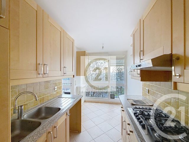 Appartement F5 à louer - 5 pièces - 98.47 m2 - GARCHES - 92 - ILE-DE-FRANCE - Century 21 Solution Immobilière