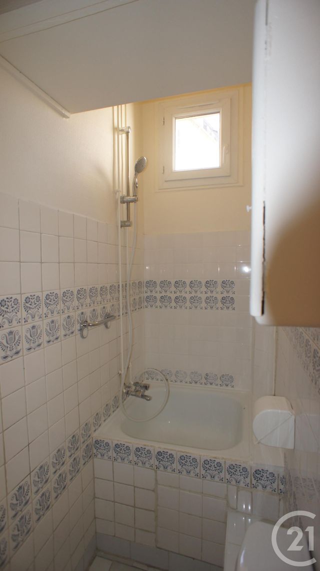 Appartement F2 à louer - 2 pièces - 27.88 m2 - ST CLOUD - 92 - ILE-DE-FRANCE - Century 21 Solution Immobilière