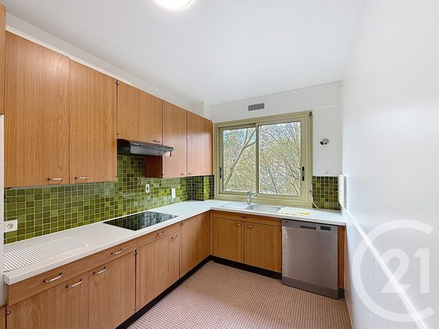 Appartement F3 à louer - 3 pièces - 94.7 m2 - ST CLOUD - 92 - ILE-DE-FRANCE - Century 21 Solution Immobilière