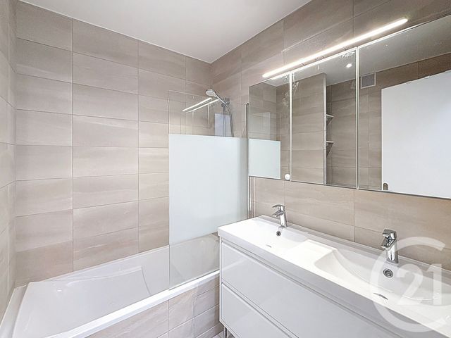 Appartement F3 à louer - 3 pièces - 94.7 m2 - ST CLOUD - 92 - ILE-DE-FRANCE - Century 21 Solution Immobilière