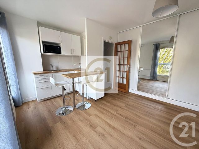 Appartement F1 à louer - 1 pièce - 24.36 m2 - ST CLOUD - 92 - ILE-DE-FRANCE - Century 21 Solution Immobilière