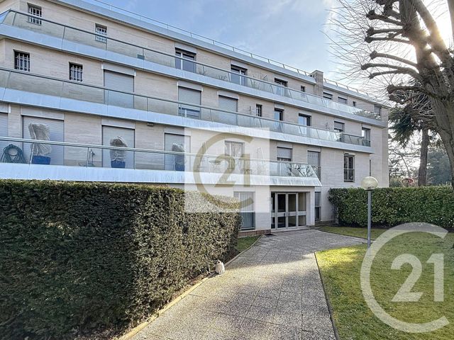 Appartement F1 à louer - 1 pièce - 24.36 m2 - ST CLOUD - 92 - ILE-DE-FRANCE - Century 21 Solution Immobilière
