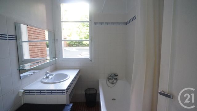 Appartement F2 à louer - 2 pièces - 50.63 m2 - ST CLOUD - 92 - ILE-DE-FRANCE - Century 21 Solution Immobilière