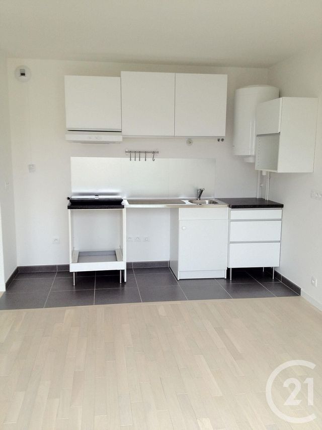 Appartement F1 à louer - 1 pièce - 31.9 m2 - ST CLOUD - 92 - ILE-DE-FRANCE - Century 21 Solution Immobilière