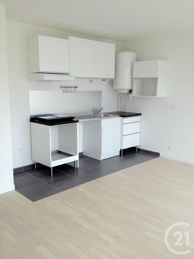 Appartement F1 à louer - 1 pièce - 31.9 m2 - ST CLOUD - 92 - ILE-DE-FRANCE - Century 21 Solution Immobilière