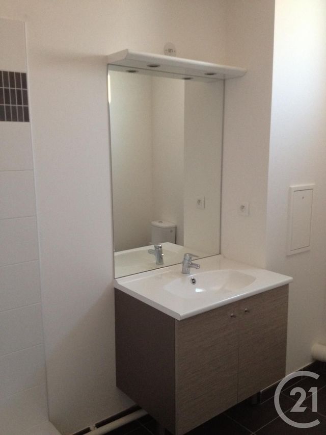 Appartement F1 à louer - 1 pièce - 31.9 m2 - ST CLOUD - 92 - ILE-DE-FRANCE - Century 21 Solution Immobilière