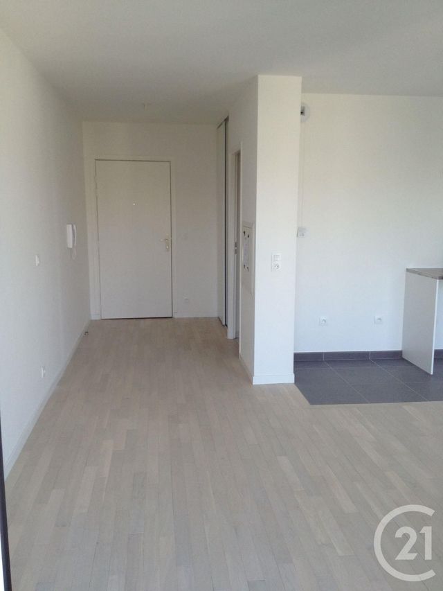 Appartement F1 à louer - 1 pièce - 31.9 m2 - ST CLOUD - 92 - ILE-DE-FRANCE - Century 21 Solution Immobilière