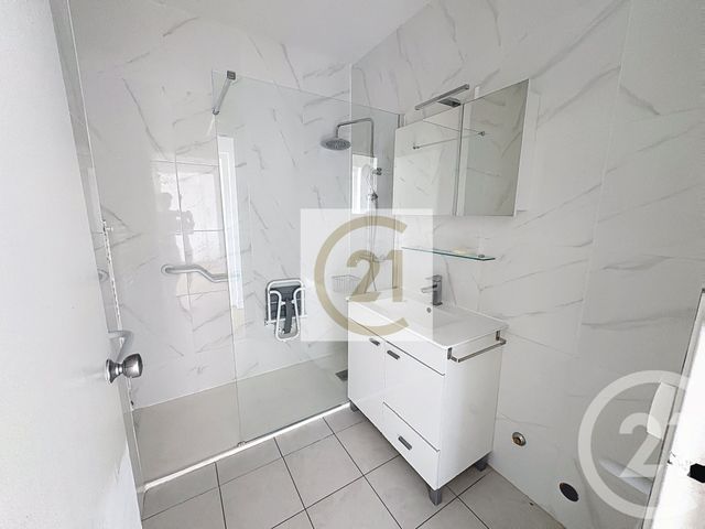 Appartement F3 à louer - 3 pièces - 71.96 m2 - ST CLOUD - 92 - ILE-DE-FRANCE - Century 21 Solution Immobilière